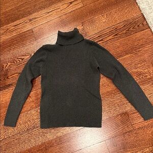 GAP
100 % cotton Charcoal Turtleneck Sweater